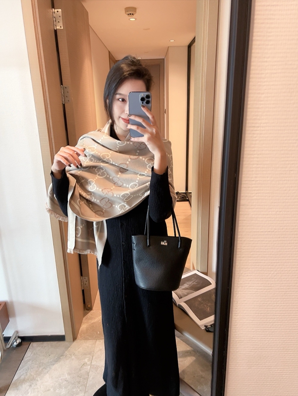 ブランドマフラー正面デザイン